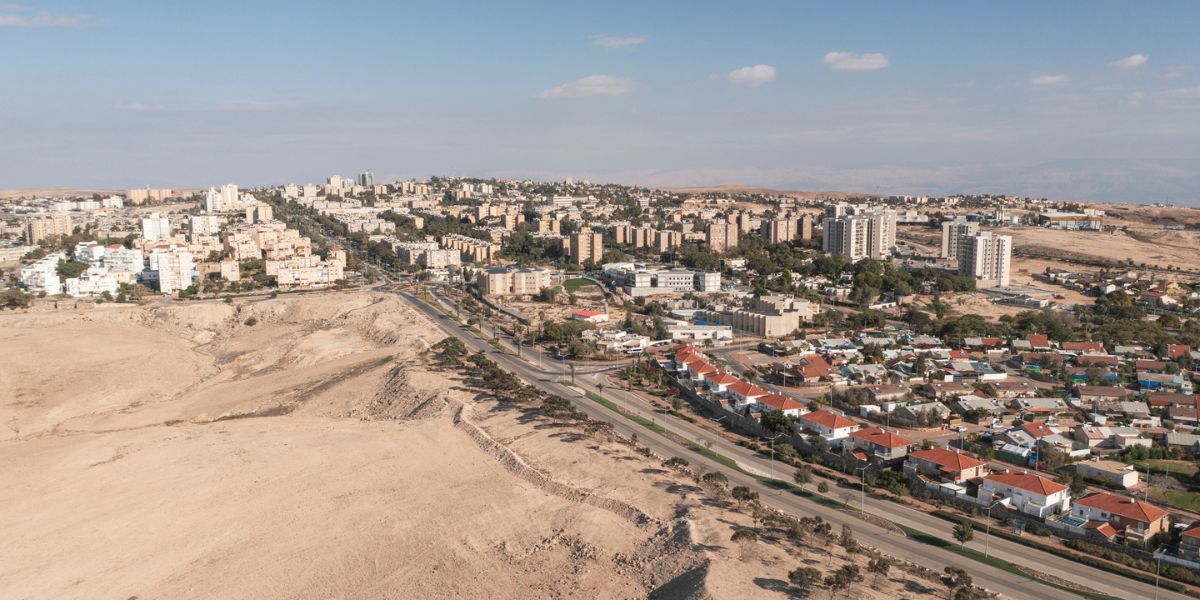 איזה חוק חל על נכסי עיזבון מחוץ למדינת ישראל?